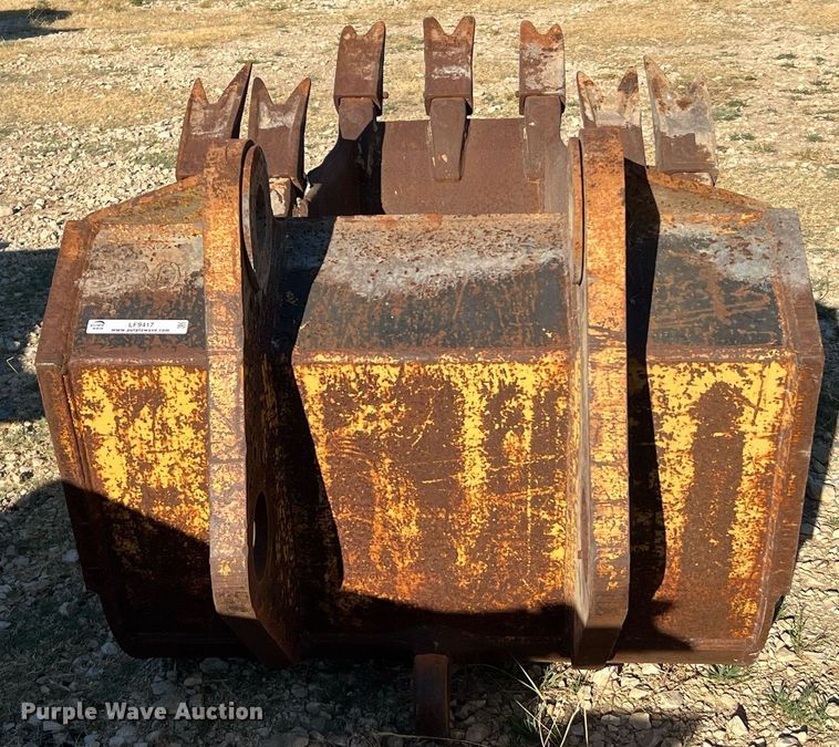 image for item LF9417 48" W excavator bucket