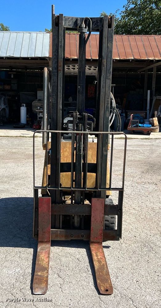 image for item LF9423 Hyster  forklift