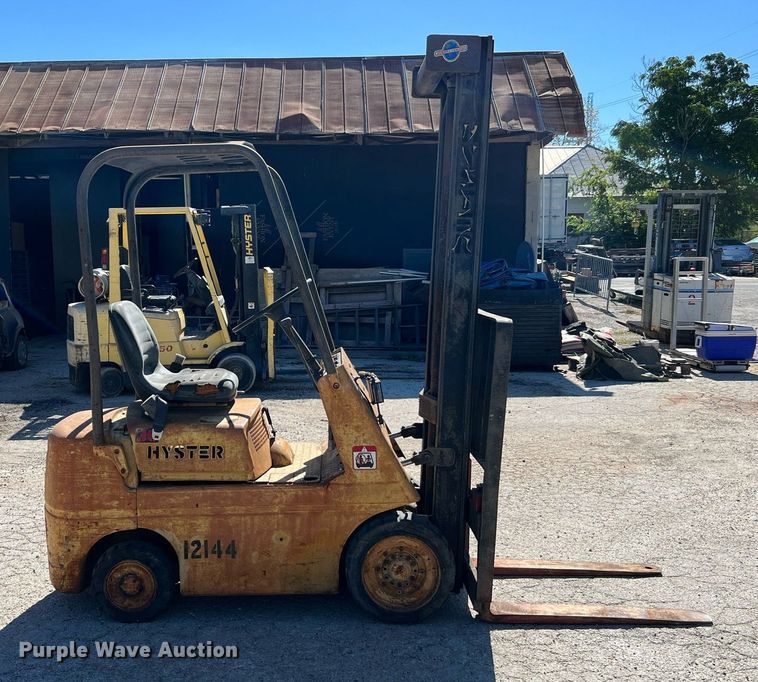 image for item LF9423 Hyster  forklift