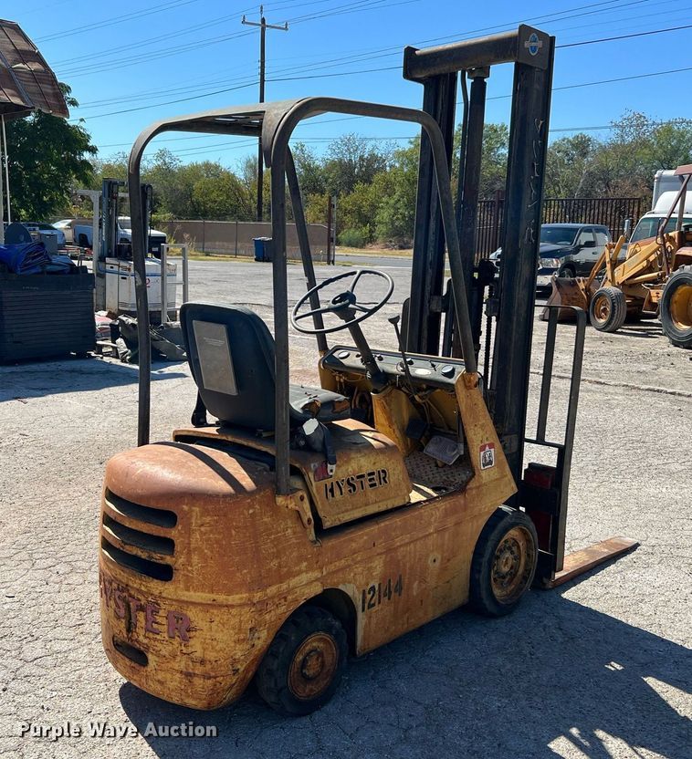 image for item LF9423 Hyster  forklift