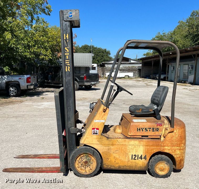 image for item LF9423 Hyster  forklift