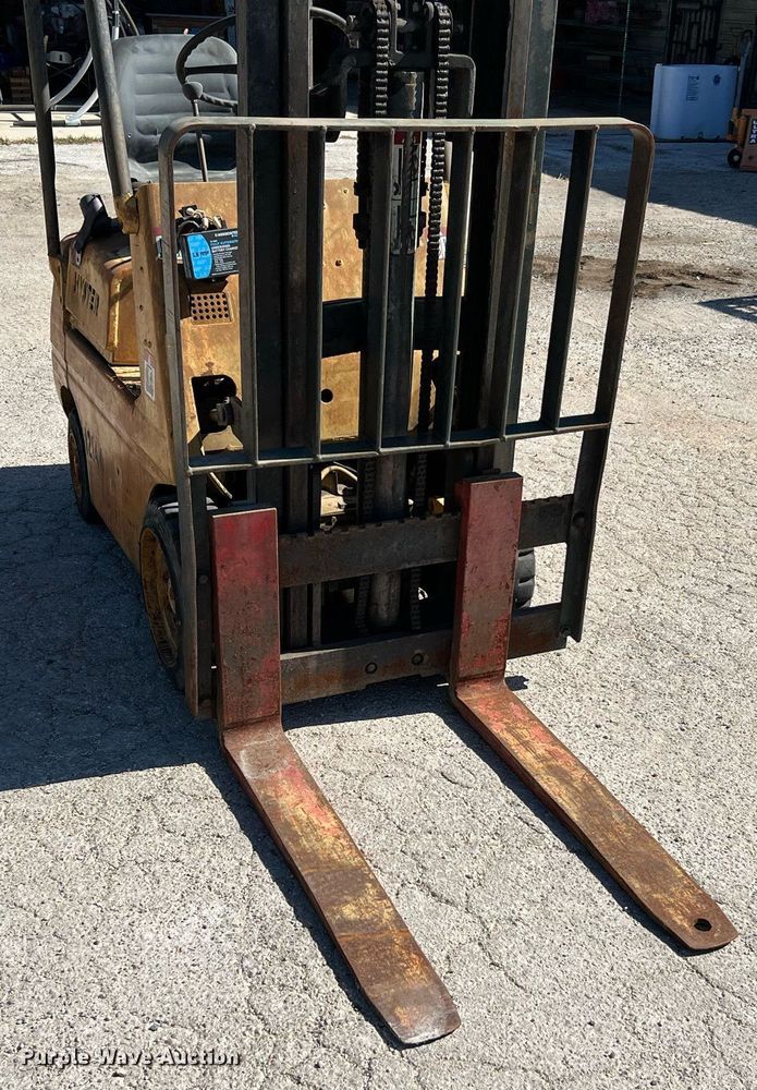 image for item LF9423 Hyster  forklift