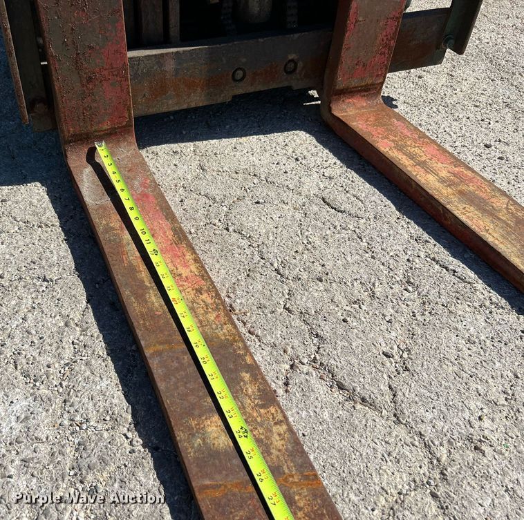 image for item LF9423 Hyster  forklift