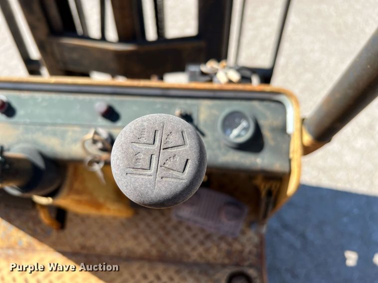 image for item LF9423 Hyster  forklift