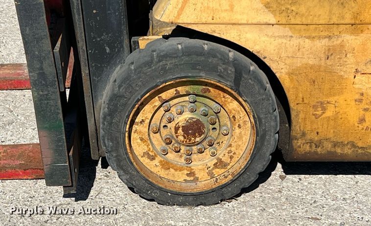 image for item LF9423 Hyster  forklift