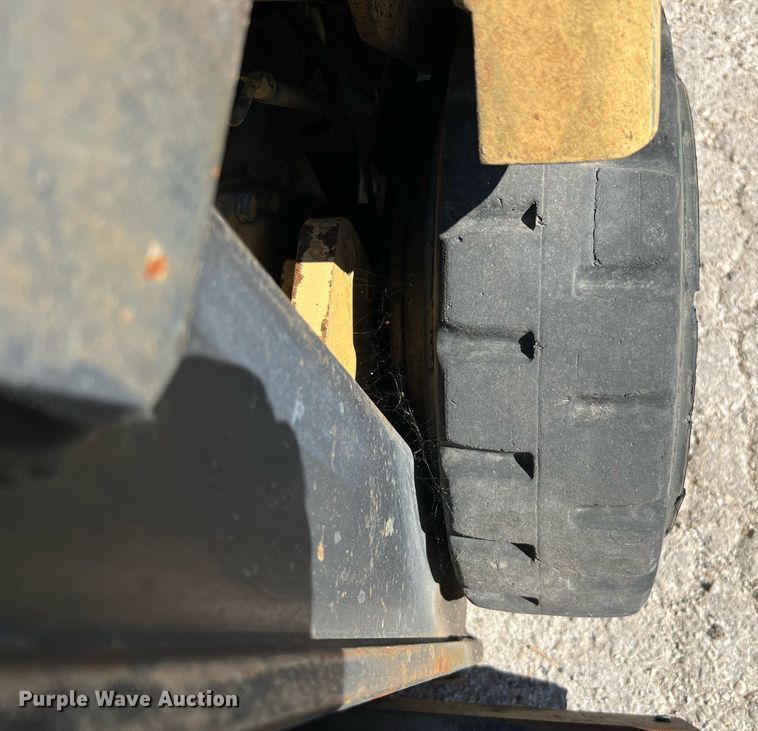 image for item LF9423 Hyster  forklift