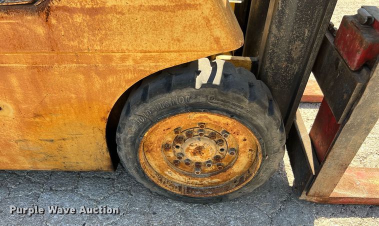 image for item LF9423 Hyster  forklift