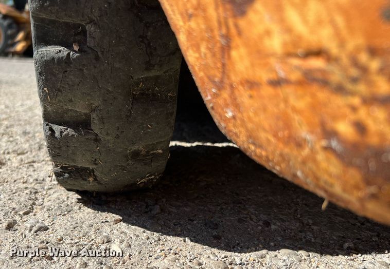 image for item LF9423 Hyster  forklift