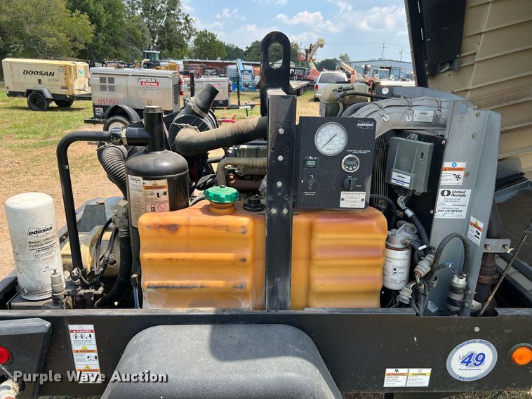 image for item LF9430 2017 Doosan C185  air compressor