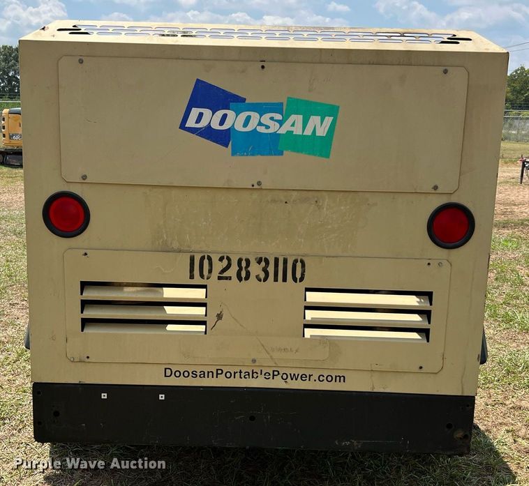 image for item LF9431 2014 Doosan P425/HP375  air compressor