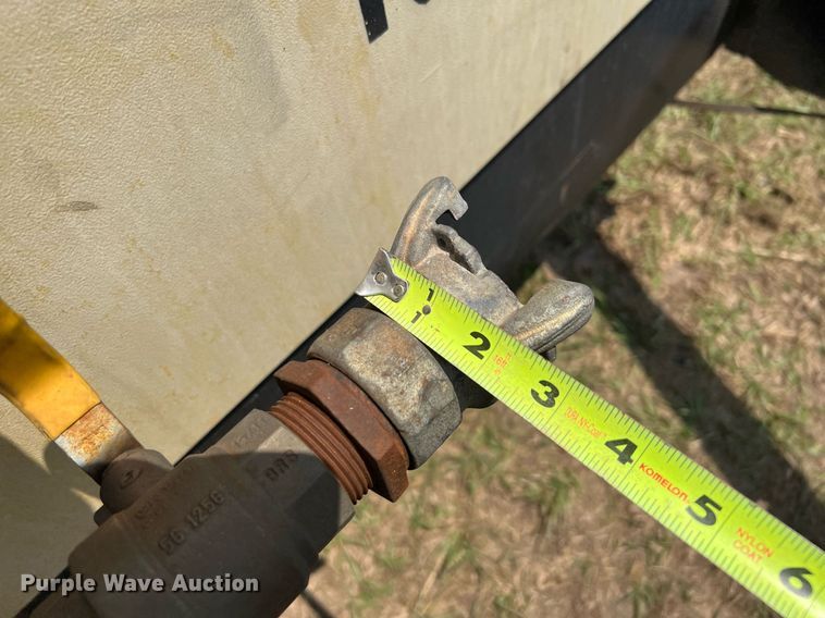 image for item LF9431 2014 Doosan P425/HP375  air compressor