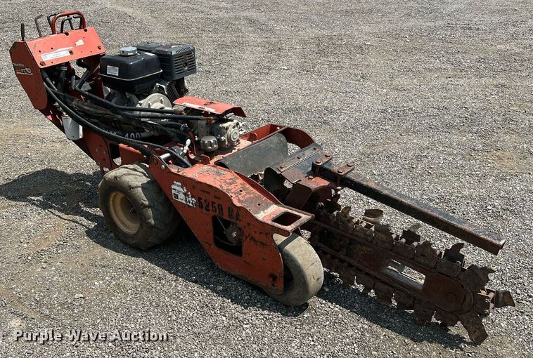 image for item LF9433 2010 Ditch Witch RT10  trencher