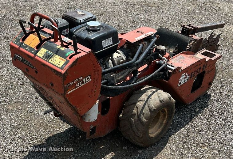 image for item LF9433 2010 Ditch Witch RT10  trencher