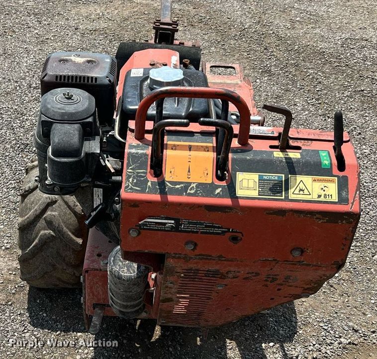 image for item LF9433 2010 Ditch Witch RT10  trencher