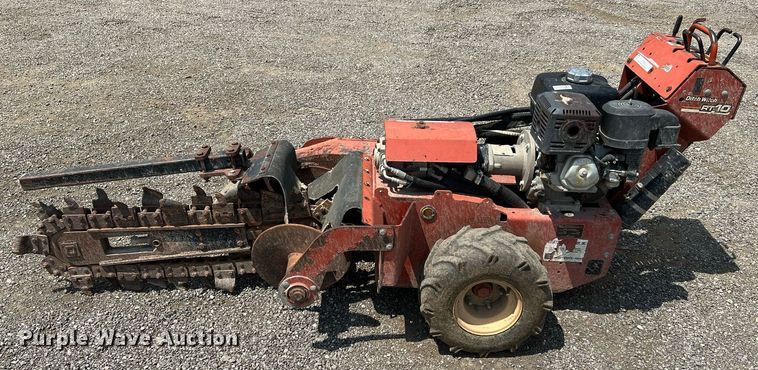 image for item LF9433 2010 Ditch Witch RT10  trencher