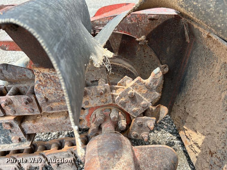image for item LF9433 2010 Ditch Witch RT10  trencher