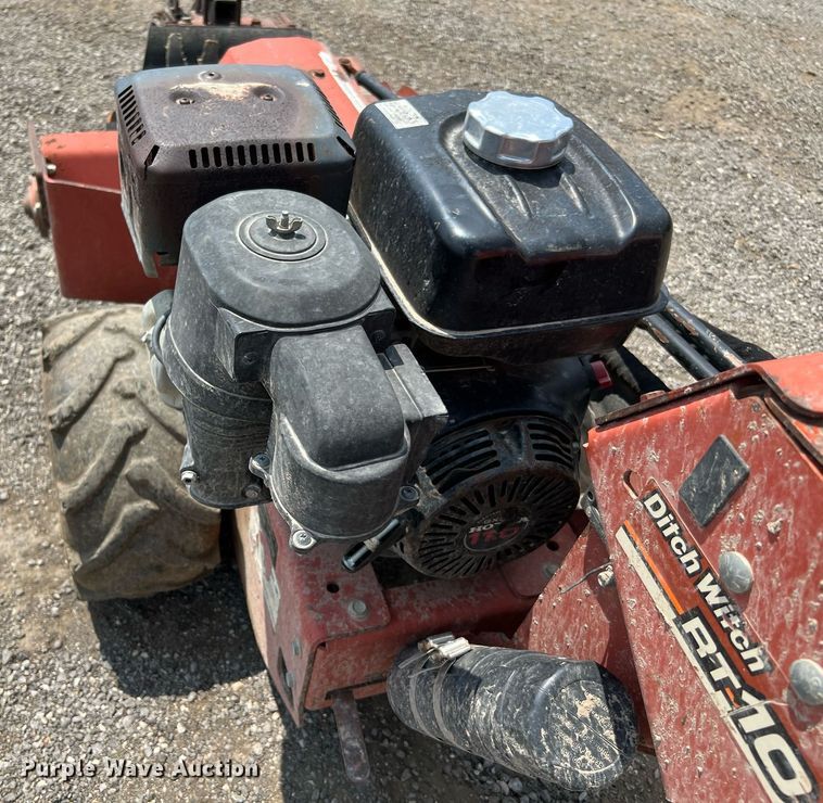 image for item LF9433 2010 Ditch Witch RT10  trencher