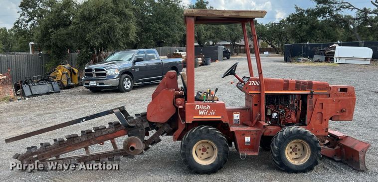 image for item LF9434 1997 Ditch Witch 3700  trencher