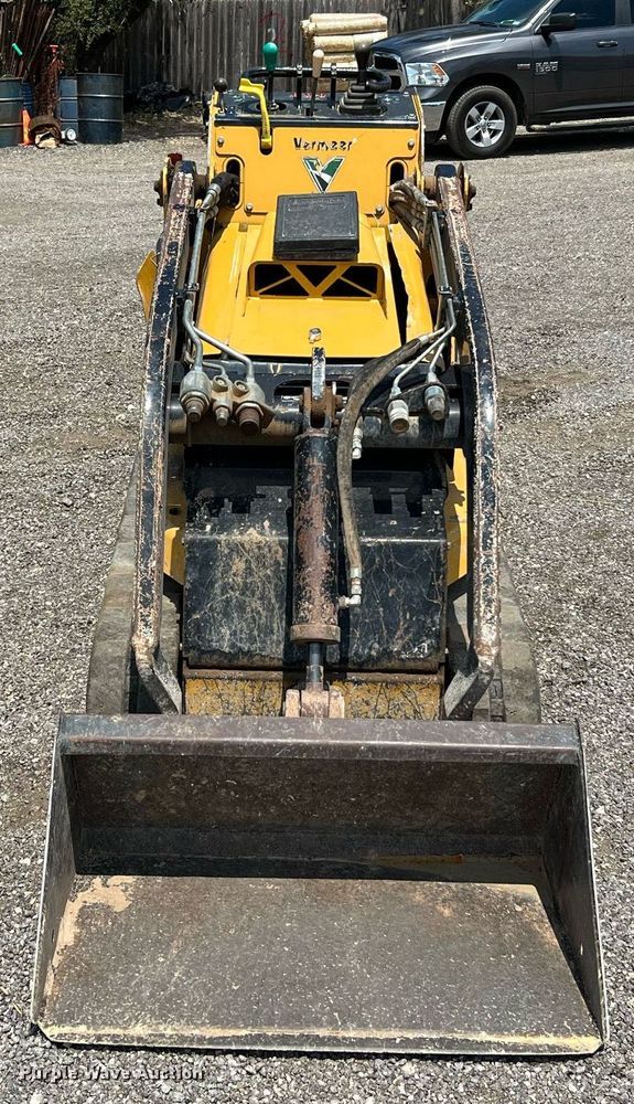 image for item LF9437 2018 Vermeer S925TX  compact utility loader