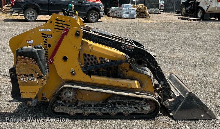 image for item LF9437 2018 Vermeer S925TX  compact utility loader