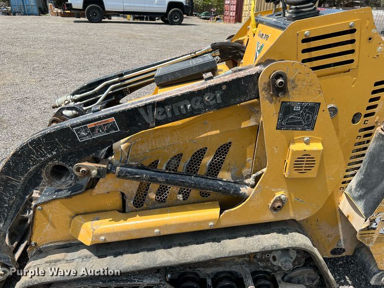 image for item LF9437 2018 Vermeer S925TX  compact utility loader