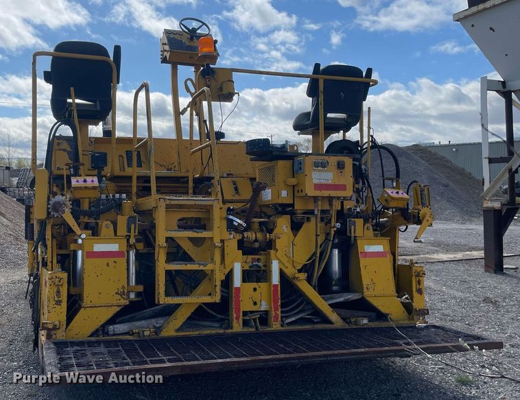 image for item LJ9627 2000 Cedarapids CR451  paver