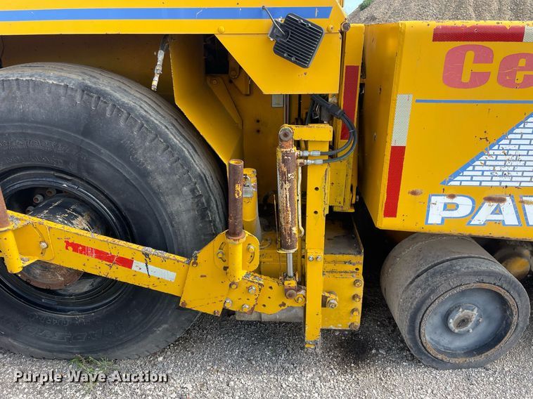 image for item LJ9627 2000 Cedarapids CR451  paver