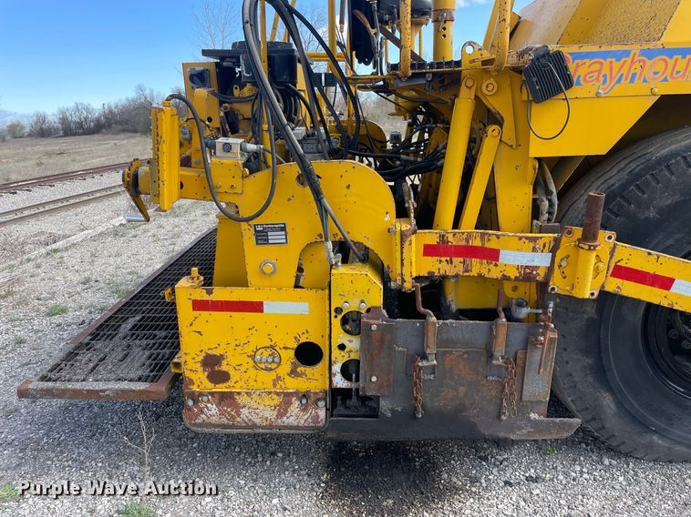 image for item LJ9627 2000 Cedarapids CR451  paver