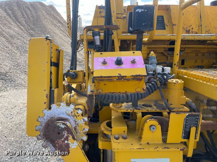 image for item LJ9627 2000 Cedarapids CR451  paver