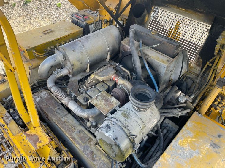 image for item LJ9627 2000 Cedarapids CR451  paver