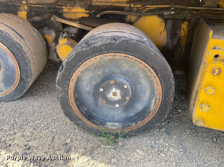 image for item LJ9627 2000 Cedarapids CR451  paver