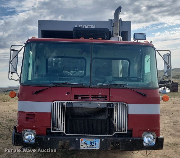 image for item LQ9225 1997 Volvo WXLL  refuse truck