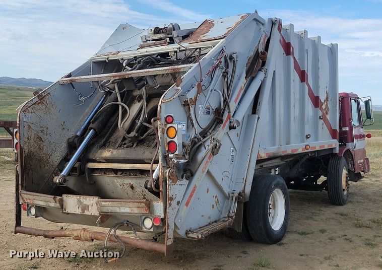 image for item LQ9225 1997 Volvo WXLL  refuse truck