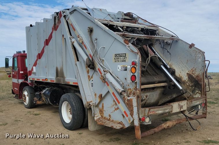 image for item LQ9225 1997 Volvo WXLL  refuse truck