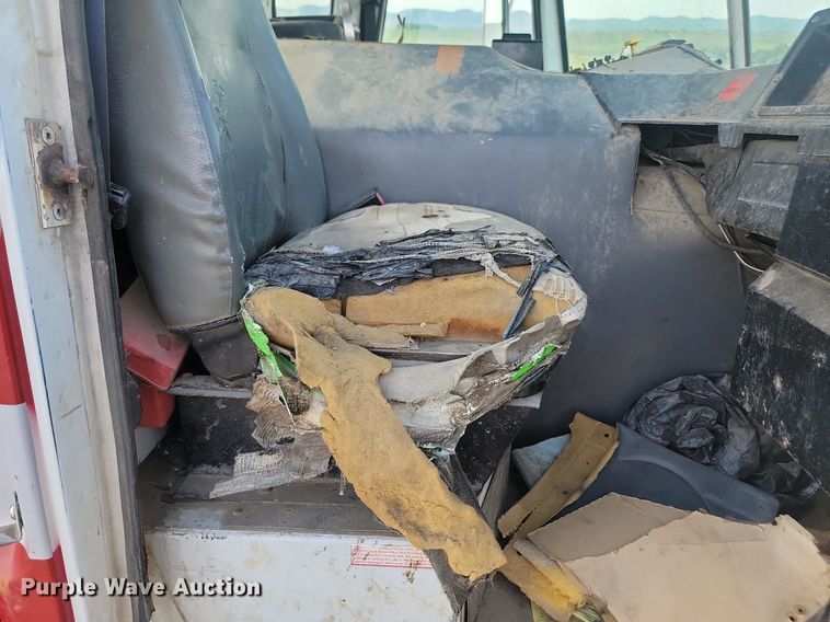 image for item LQ9225 1997 Volvo WXLL  refuse truck