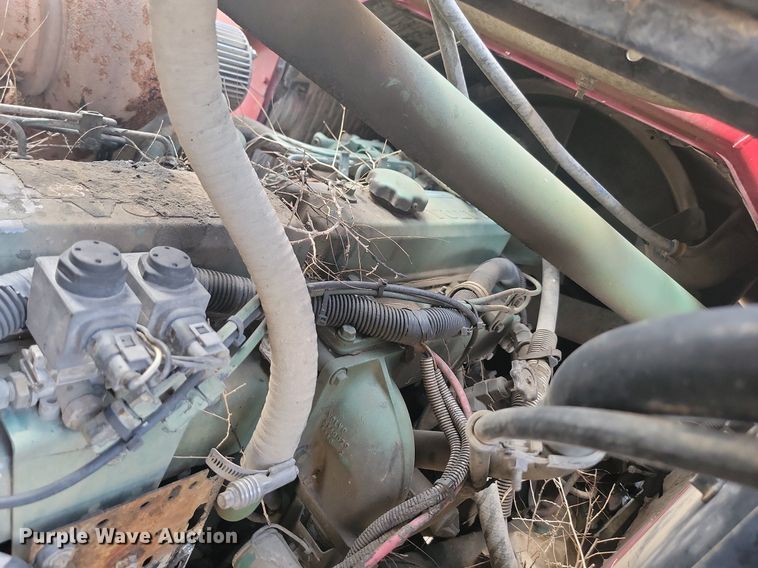 image for item LQ9225 1997 Volvo WXLL  refuse truck