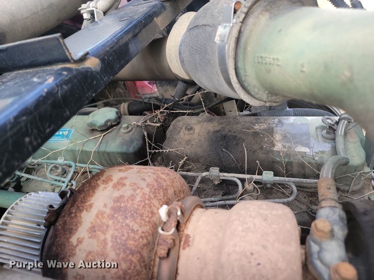 image for item LQ9225 1997 Volvo WXLL  refuse truck