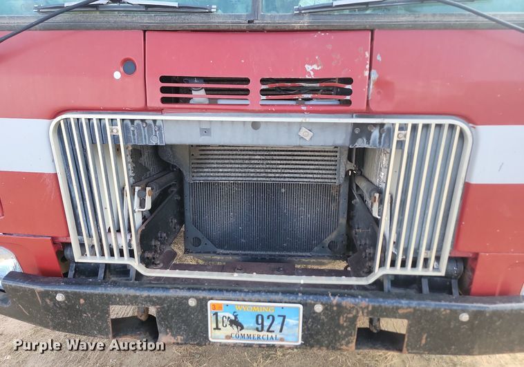 image for item LQ9225 1997 Volvo WXLL  refuse truck