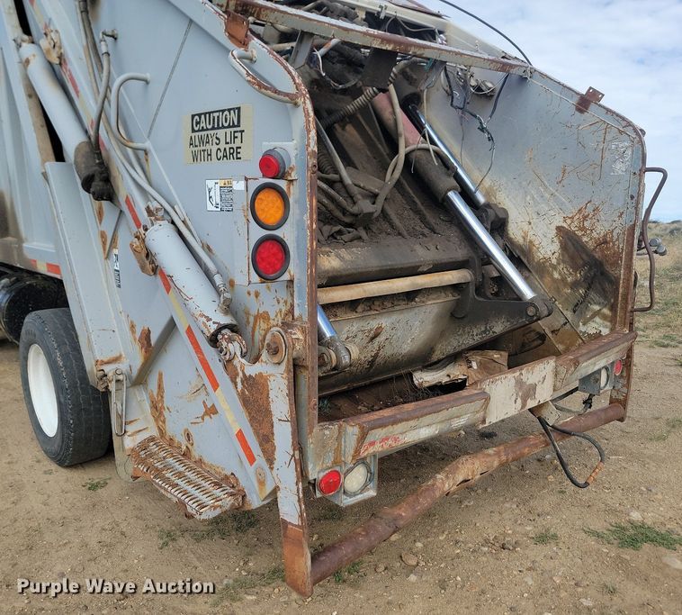 image for item LQ9225 1997 Volvo WXLL  refuse truck