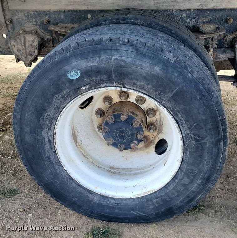 image for item LQ9225 1997 Volvo WXLL  refuse truck