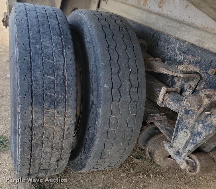 image for item LQ9225 1997 Volvo WXLL  refuse truck