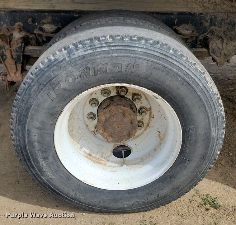 image for item LQ9225 1997 Volvo WXLL  refuse truck