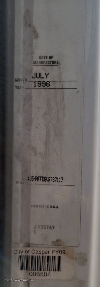 image for item LQ9225 1997 Volvo WXLL  refuse truck