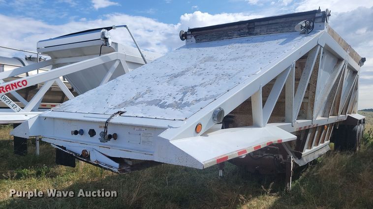 image for item LQ9227 2006 Manac LWBD240  bottom dump trailer