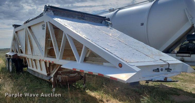 image for item LQ9227 2006 Manac LWBD240  bottom dump trailer