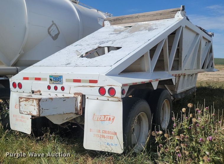 image for item LQ9227 2006 Manac LWBD240  bottom dump trailer