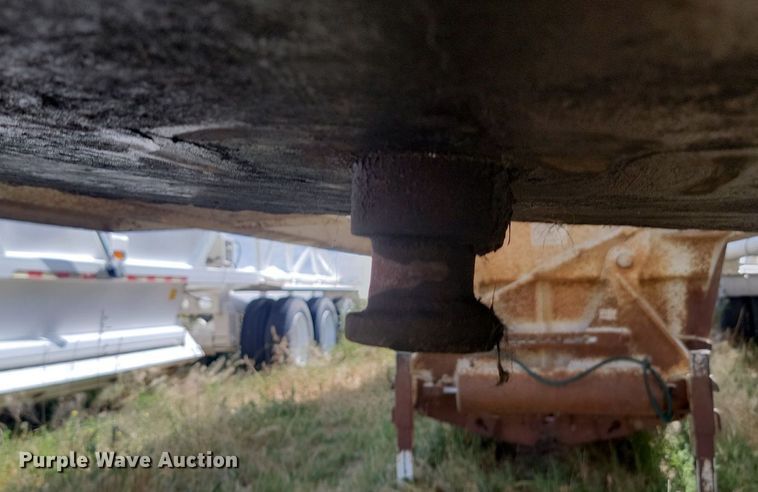 image for item LQ9227 2006 Manac LWBD240  bottom dump trailer