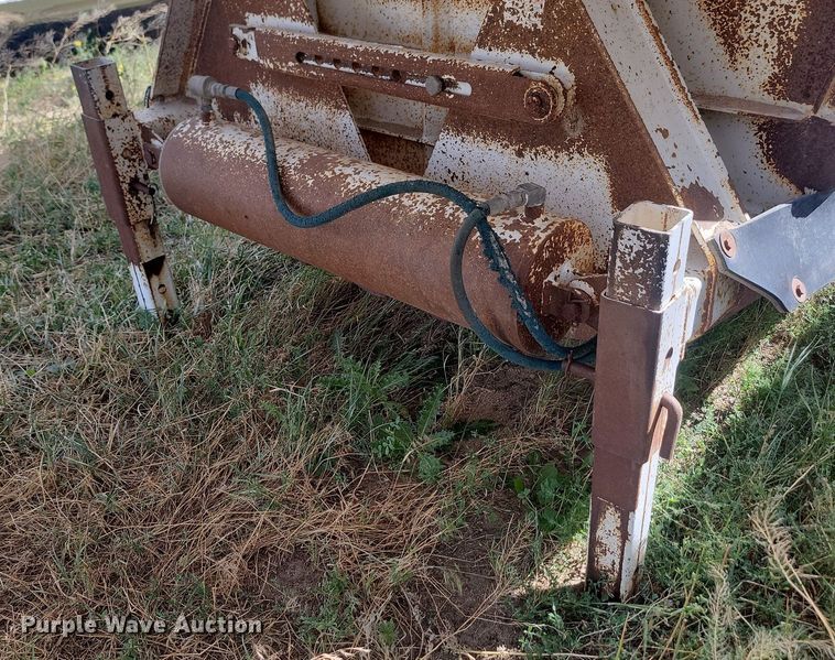 image for item LQ9227 2006 Manac LWBD240  bottom dump trailer