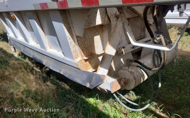 image for item LQ9227 2006 Manac LWBD240  bottom dump trailer