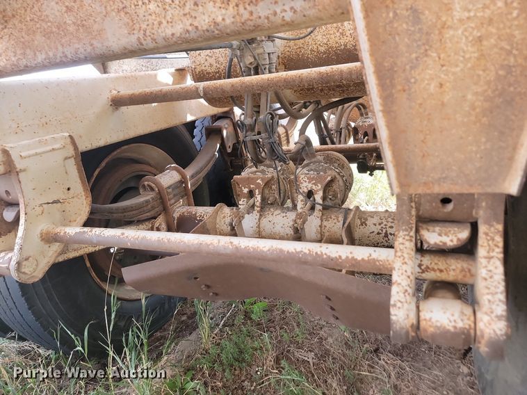 image for item LQ9227 2006 Manac LWBD240  bottom dump trailer